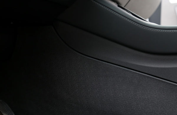 Tesla Model Y – TPE-zijbeschermers voor de middenconsole – productafbeelding 3
